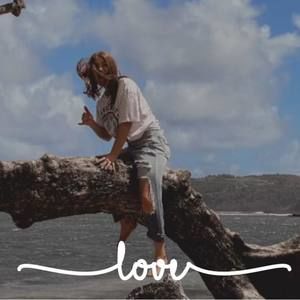 Meet your Posher, Ella